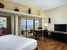 Pullman Phuket Karon Beach Resort