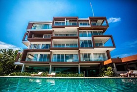 Q Residence