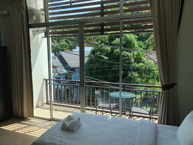 Shots & Dreams Guesthouse