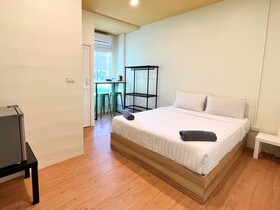 Sleepy Station Hostel