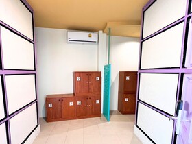 Sleepy Station Hostel