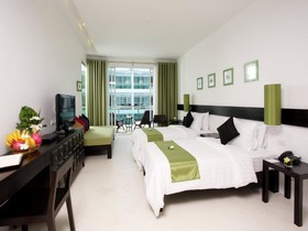 The Old Phuket Karon Beach Resort