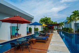 Blu Pine Villa & Pool Access