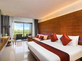 Novotel Phuket Kata Avista Resort & Spa