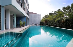 Puding Holiday World