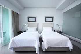 Sugar Palm Grand Hillside