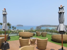 Sugar Palm Grand Hillside