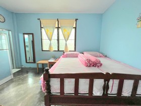 Baan Bonsuan Hill Guesthouse