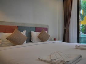 Buasri Phuket Hotel