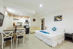 Golden House Hotel