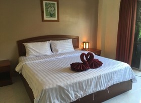 Lake View Apartment