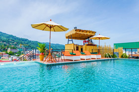 Zephyr Grand Hotel