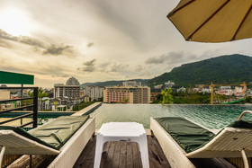 Zephyr Grand Hotel