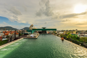 Zephyr Grand Hotel