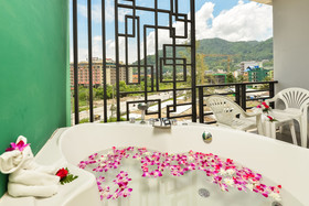 Zephyr Grand Hotel