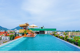 Zephyr Grand Hotel