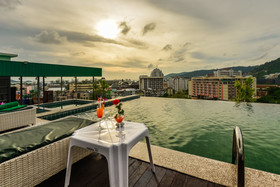 Zephyr Grand Hotel