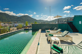 Zephyr Grand Hotel