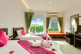 Zephyr Grand Hotel