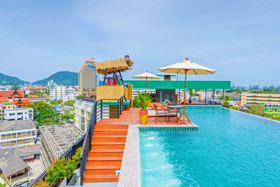 Zephyr Grand Hotel