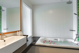 Zephyr Grand Hotel