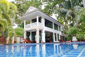 Racha Island Resort