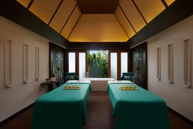 Le Méridien Phuket Mai Khao Beach Resort