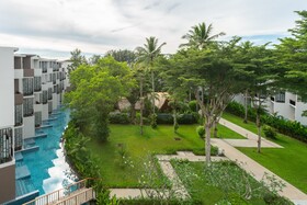 Le Méridien Phuket Mai Khao Beach Resort