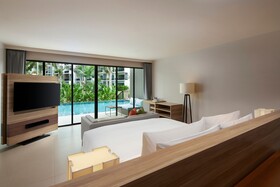 Le Méridien Phuket Mai Khao Beach Resort
