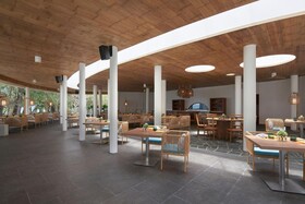 Le Méridien Phuket Mai Khao Beach Resort