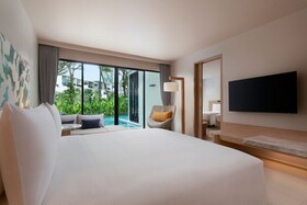 Le Méridien Phuket Mai Khao Beach Resort