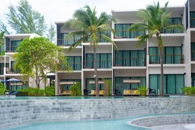 Le Méridien Phuket Mai Khao Beach Resort