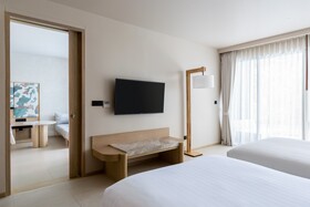 Le Méridien Phuket Mai Khao Beach Resort