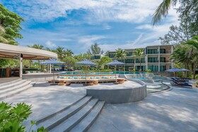 Le Méridien Phuket Mai Khao Beach Resort