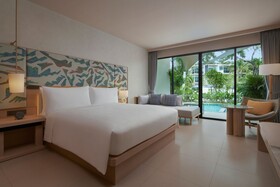 Le Méridien Phuket Mai Khao Beach Resort