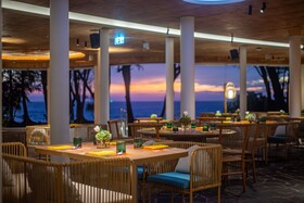 Le Méridien Phuket Mai Khao Beach Resort
