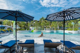 Le Méridien Phuket Mai Khao Beach Resort