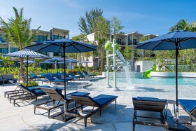 Le Méridien Phuket Mai Khao Beach Resort