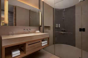 Le Méridien Phuket Mai Khao Beach Resort