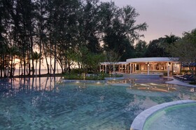 Le Méridien Phuket Mai Khao Beach Resort