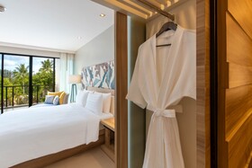 Le Méridien Phuket Mai Khao Beach Resort