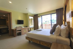 Maikhao Palm Beach Resort