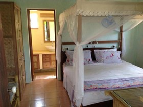 Aree's Lagoon House