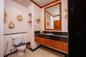 Baan Bua Estate by Tropiclook