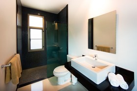 Baan Bua Estate by Tropiclook