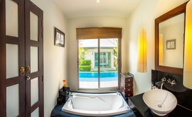 Niche Villas by TropicLook