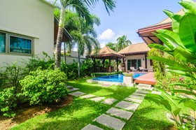 Niche Villas by TropicLook