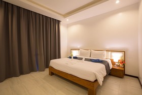 Shanti Estate by Tropiclook