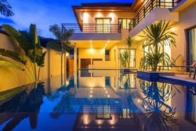 Shanti Estate by Tropiclook