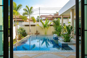 Shanti Estate by Tropiclook